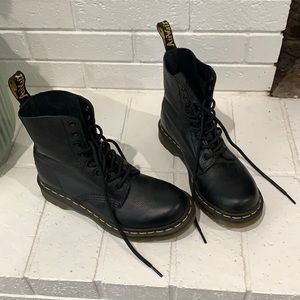 Dr. Martens 1460 WOMEN'S PASCAL VIRGINIA LEATHER BOOTS